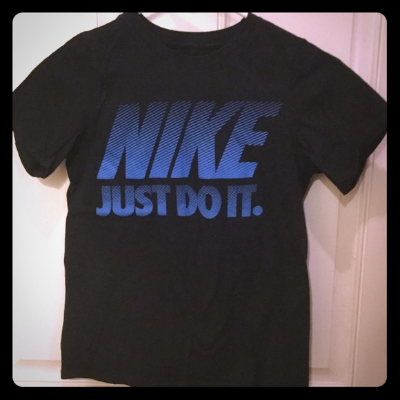 nike slogan tees